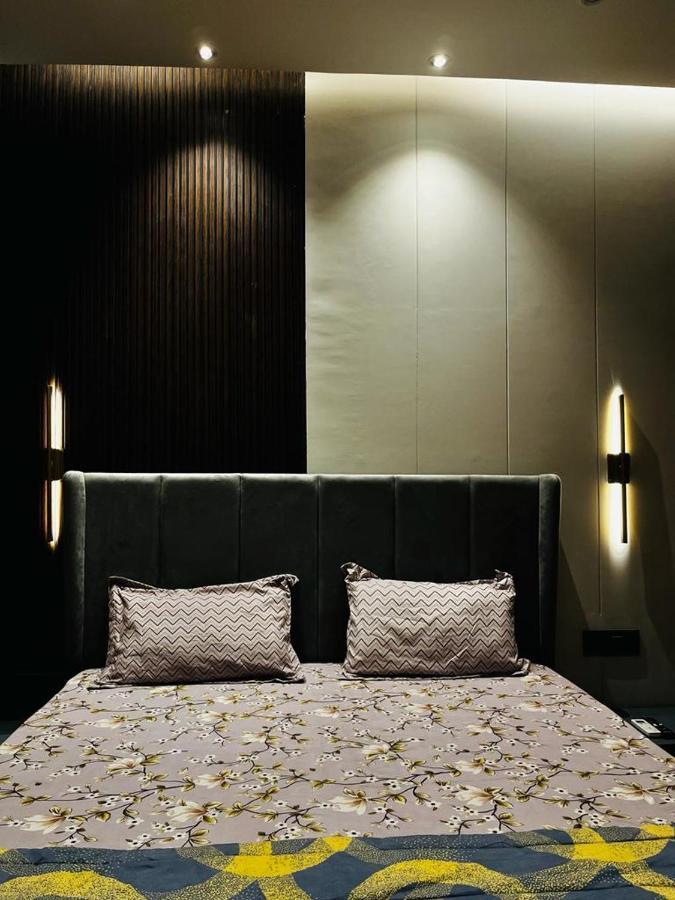 גאזיאבאד Luxe Apartment By Hey Studio'S מראה חיצוני תמונה